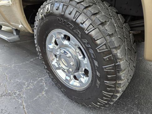 Used 2012 Ford F250 XLT w/ XLT Premium Pkg AWD/4WD image 13
