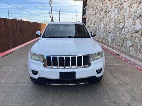 Used 2013 Jeep Grand Cherokee Overland w/ Advance Technology Group AWD/4WD image 2