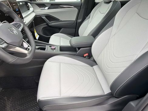 New 2026 Volkswagen Tiguan SE R-Line FWD image 12