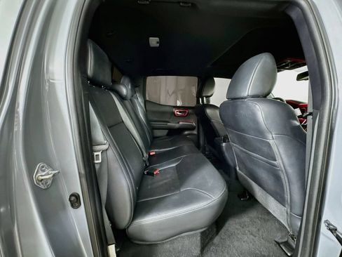 Used 2018 Toyota Tacoma TRD Off-Road AWD/4WD image 27