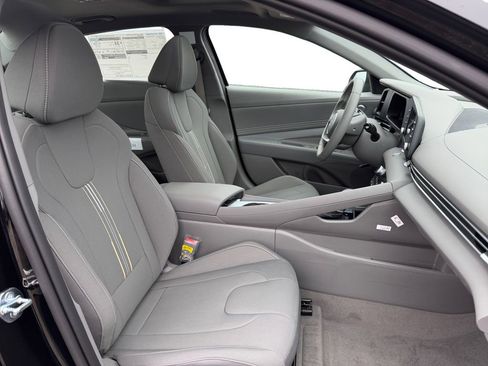New 2026 Hyundai Elantra SEL Sport FWD image 15
