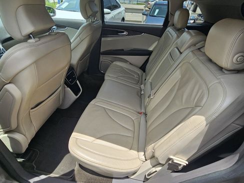 Used 2016 Lincoln MKX Select w/ Select Plus Package FWD image 18