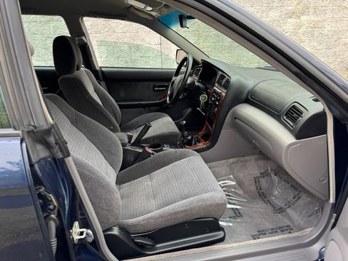 Used 2004 Subaru Outback Wagon image 19
