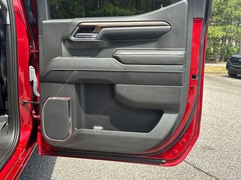 Used 2023 Chevrolet Silverado 1500 LT Trail Boss w/ LT Trail Boss Premium Package AWD/4WD image 16