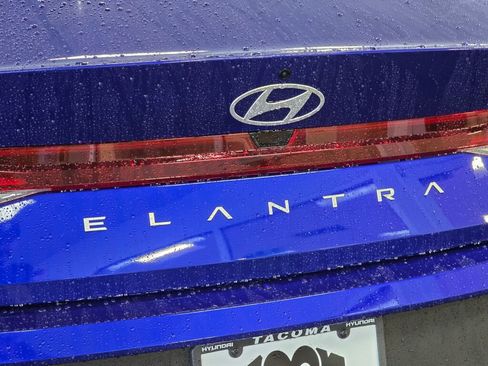 New 2026 Hyundai Elantra SE image 14