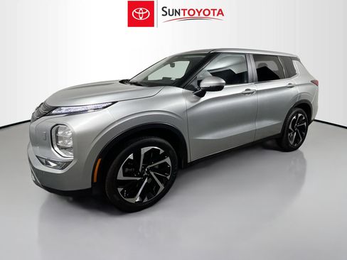 Used 2024 Mitsubishi Outlander SE image 9