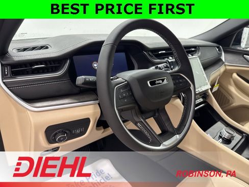 New 2025 Jeep Grand Cherokee Limited w/ Black Appearance Package image 22