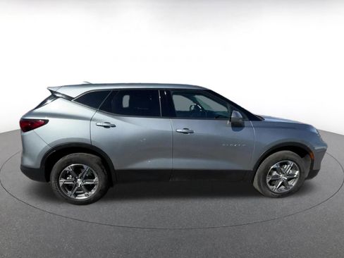 Used 2025 Chevrolet Blazer LT FWD image 16