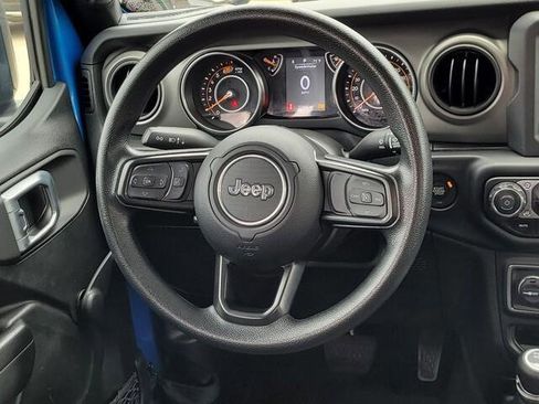 Used 2022 Jeep Wrangler Unlimited Sport image 32