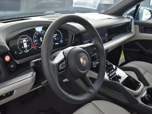 New 2026 Porsche Cayenne AWD/4WD image 4