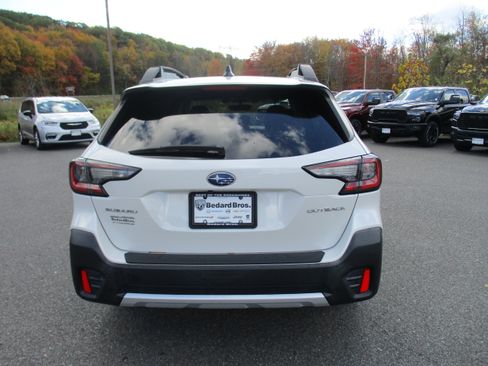 Used 2020 Subaru Outback Limited image 6