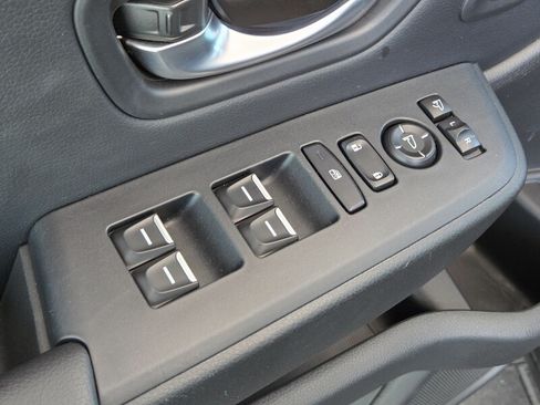 Used 2025 Honda Pilot Black Edition image 26