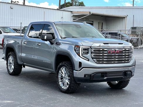 Used 2024 GMC Sierra 1500 SLT AWD/4WD image 9
