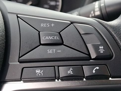 Used 2025 Nissan Sentra SV FWD image 21