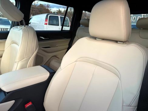 New 2025 Jeep Grand Cherokee Limited image 11