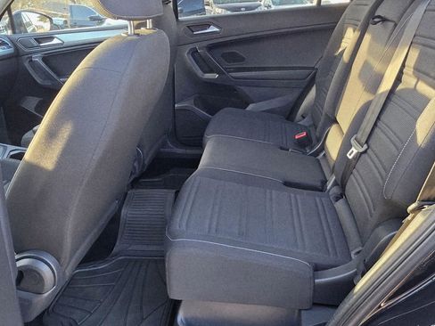 Used 2022 Volkswagen Tiguan S image 10