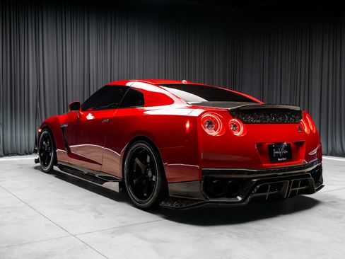 Used 2020 Nissan GT-R Premium w/ Premium Interior Package AWD/4WD image 7