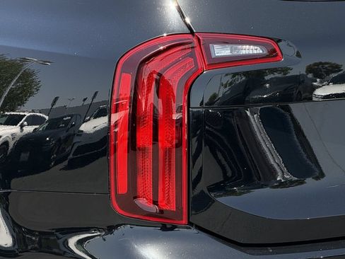 Used 2023 Kia Telluride S AWD/4WD image 27