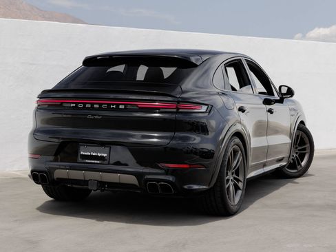 Certified 2025 Porsche Cayenne Turbo AWD/4WD image 7