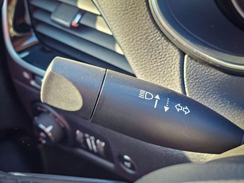 Used 2020 Jeep Cherokee Limited image 18