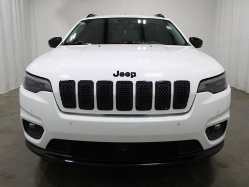 Used 2023 Jeep Cherokee Altitude Lux AWD/4WD image 3