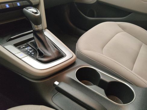 Used 2018 Hyundai Elantra SEL FWD image 26