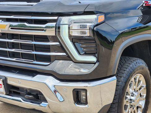 Used 2026 Chevrolet Silverado 2500 LTZ w/ LTZ Premium Texas Edition AWD/4WD image 10