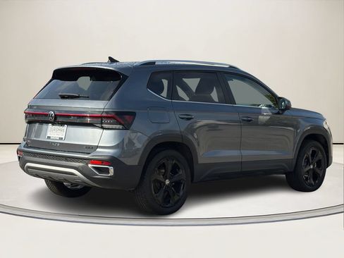 New 2026 Volkswagen Taos SEL AWD/4WD image 3