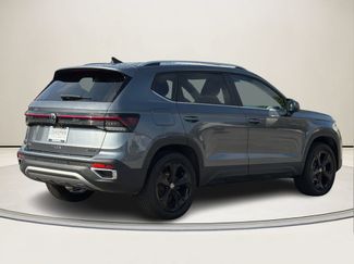 New 2026 Volkswagen Taos SEL AWD/4WD video 3