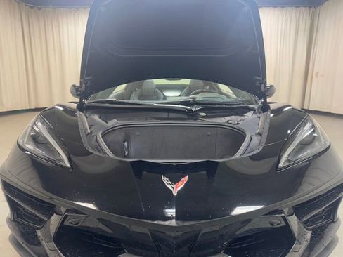Used 2021 Chevrolet Corvette Stingray Premium Conv w/ Z51 Performance Package RWD image 21