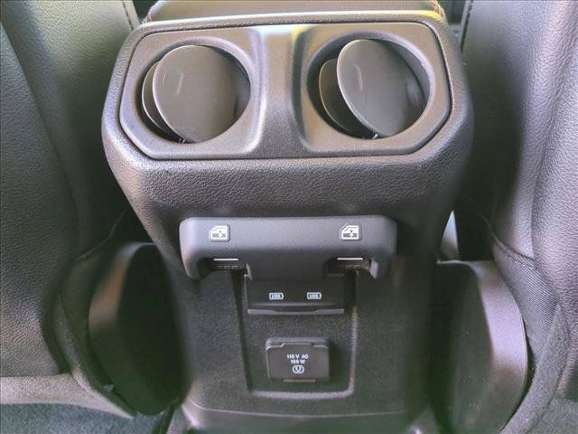 Used 2023 Jeep Wrangler Unlimited Rubicon w/ Cold Weather Group AWD/4WD image 17