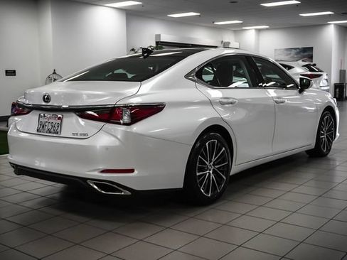 Certified 2025 Lexus ES 350 w/ Premium Package FWD image 6