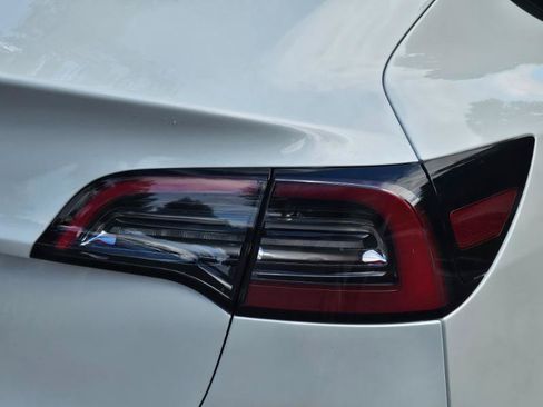 Used 2023 Tesla Model 3 Standard Range RWD image 29
