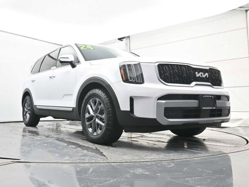 Used 2024 Kia Telluride LX image 16