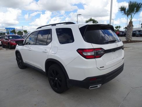 Used 2025 Honda Pilot Black Edition image 6