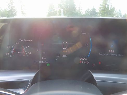 Used 2024 Cadillac Lyriq Luxury image 22