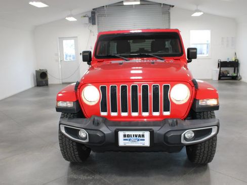 Used 2021 Jeep Wrangler Unlimited Sahara AWD/4WD image 3