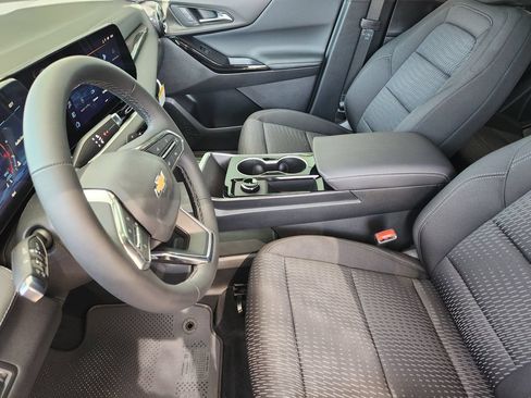 New 2027 Chevrolet Equinox LT FWD image 9
