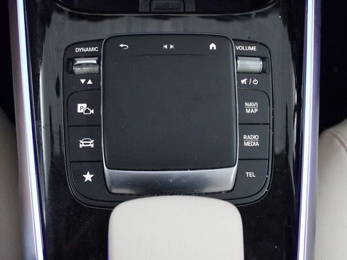 Used 2023 Mercedes-Benz GLB 250 image 28