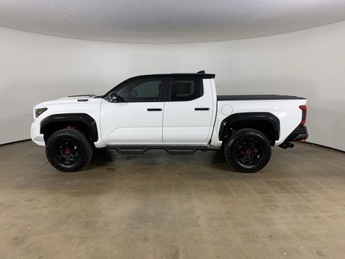 Used 2025 Toyota Tacoma TRD Pro image 39