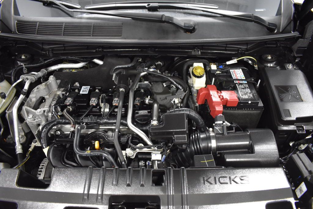 Used 2025 Nissan Kicks SV AWD/4WD image 32