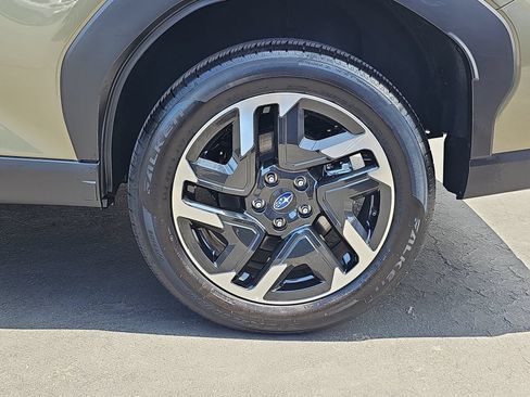 Certified 2025 Subaru Forester Limited AWD/4WD image 35