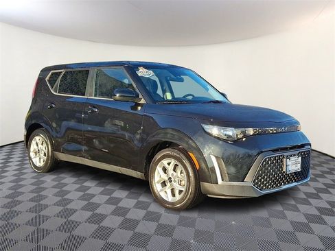 Certified 2023 Kia Soul LX w/ LX Technology Package image 1