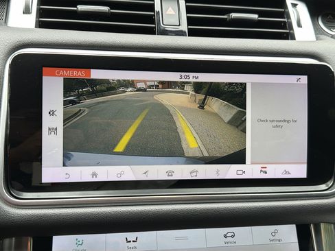 Used 2019 Land Rover Range Rover Sport HSE AWD/4WD image 25