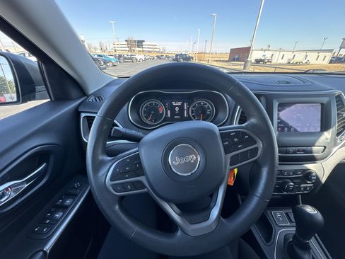 Used 2020 Jeep Cherokee Latitude image 14