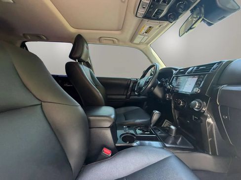 Used 2020 Toyota 4Runner Venture w/ Moonroof Package AWD/4WD image 27