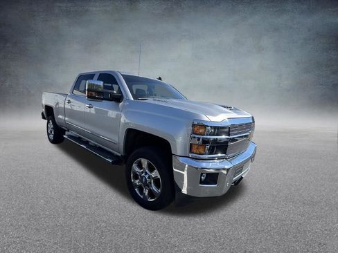 Used 2019 Chevrolet Silverado 2500 LTZ w/ Duramax Plus Package AWD/4WD image 3