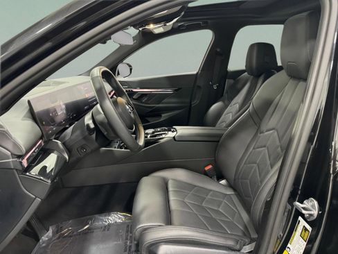 Used 2025 BMW i5 xDrive40 w/ Premium Package image 26