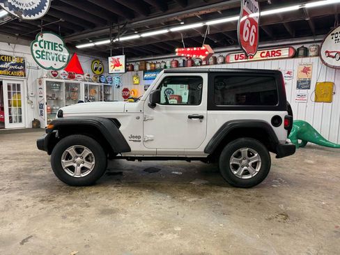 Used 2021 Jeep Wrangler Sport image 2