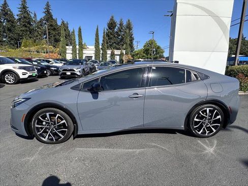 Certified 2024 Toyota Prius Prime FWD image 5